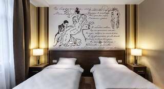 Гостиница Онегин Колпино Улучшенный двухместный номер с 2 отдельными кроватями-1